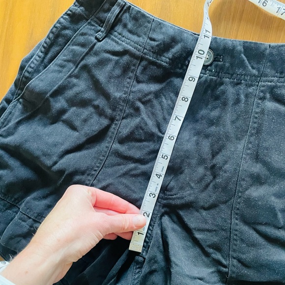 Everlane the Utility Darted Short - Picture 11 of 12